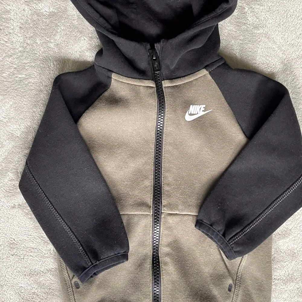 Nike Zip Up Kids Size 12 Months